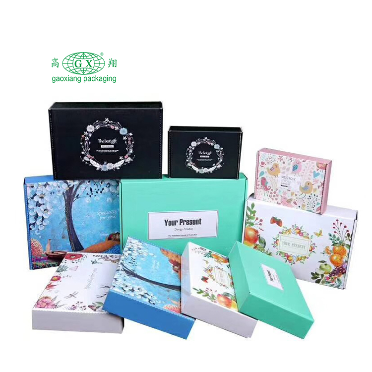 Eco 친절한 주문 로고에 의하여 인쇄되는 우편물 상자 튼튼한 의류 선물 단화 서류상 포장 마분지 선박 상자