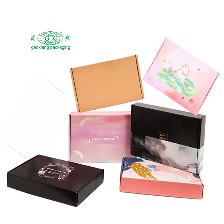 Eco 친절한 주문 로고에 의하여 인쇄되는 우편물 상자 튼튼한 의류 선물 단화 서류상 포장 마분지 선박 상자
