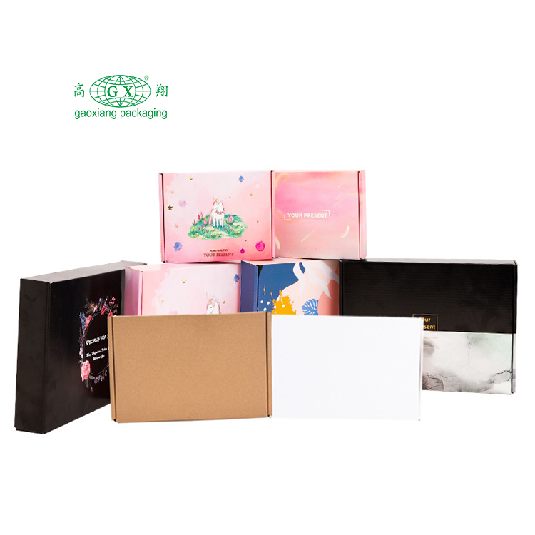 Eco 친절한 주문 로고에 의하여 인쇄되는 우편물 상자 튼튼한 의류 선물 단화 서류상 포장 마분지 선박 상자