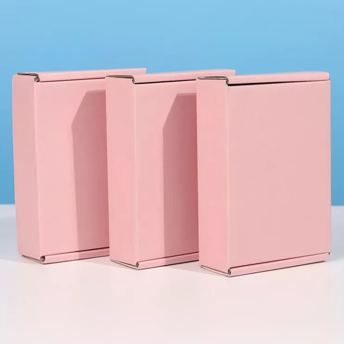 도매 배달 운송 환경 친화적 인 사용자 정의 색상 핑크 패키지는 로고가있는 럭셔리 블랙 골판지 배송 우편물 상자를 인쇄했습니다.